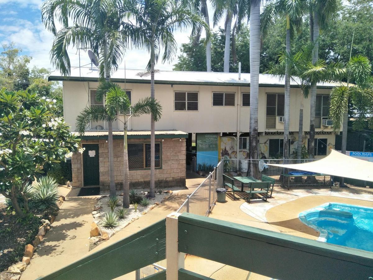 캐서린 Palm Court Backpackers 호스텔 외부 사진