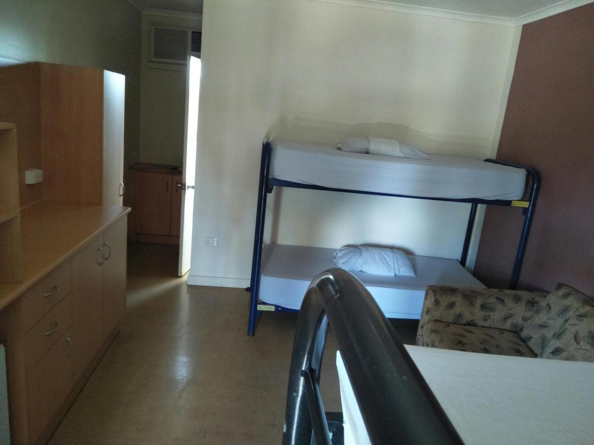 캐서린 Palm Court Backpackers 호스텔 외부 사진