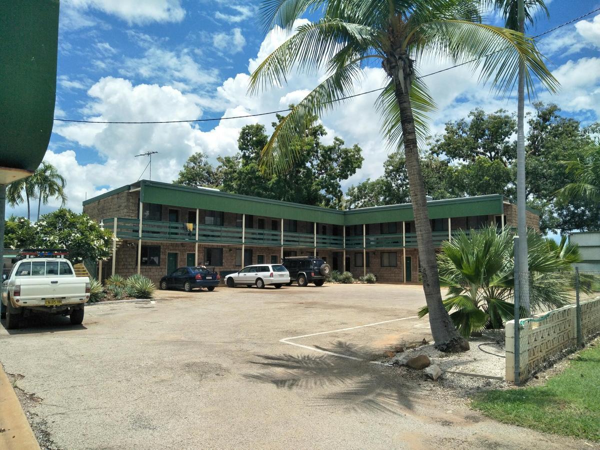 캐서린 Palm Court Backpackers 호스텔 외부 사진
