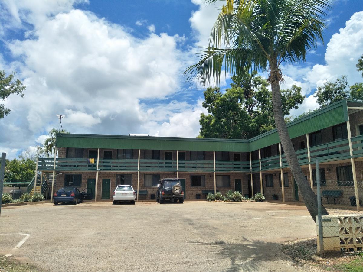 캐서린 Palm Court Backpackers 호스텔 외부 사진
