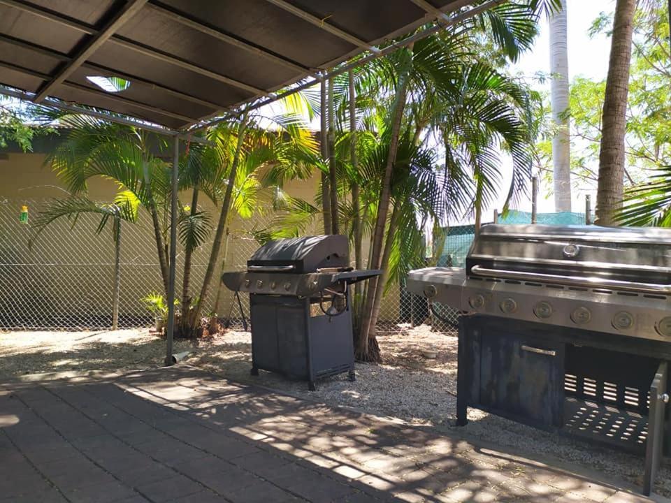 캐서린 Palm Court Backpackers 호스텔 외부 사진